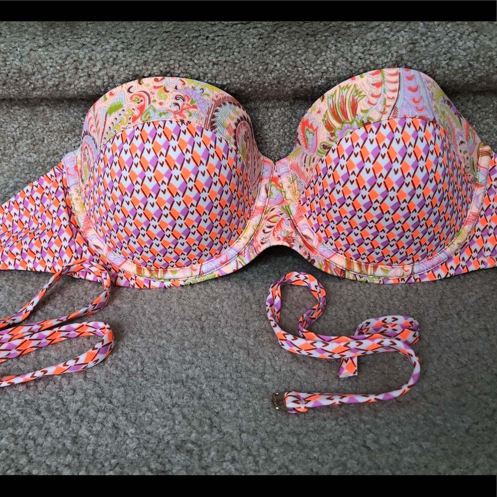 BEAUTIFUL Victoria’s Secret bikini top